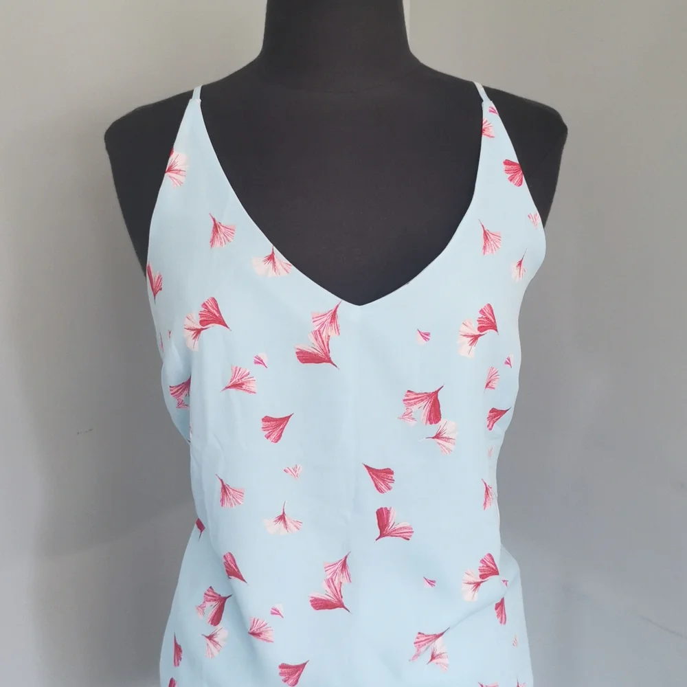 Banana Republic Cami Blouse Size L NWOT - Picture 2 of 5